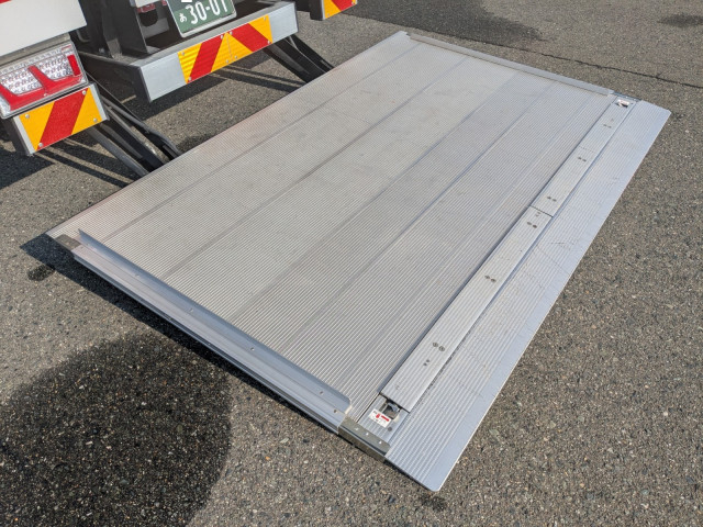 いすゞ フォワード 中型 アルミウィング 2RG-FRR90T4(95370) 10枚目