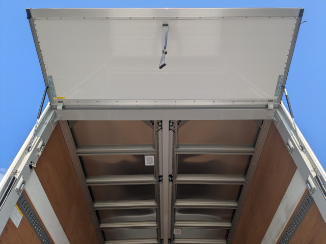 いすゞ フォワード 中型 アルミウィング 2RG-FRR90T4(95370) 11枚目