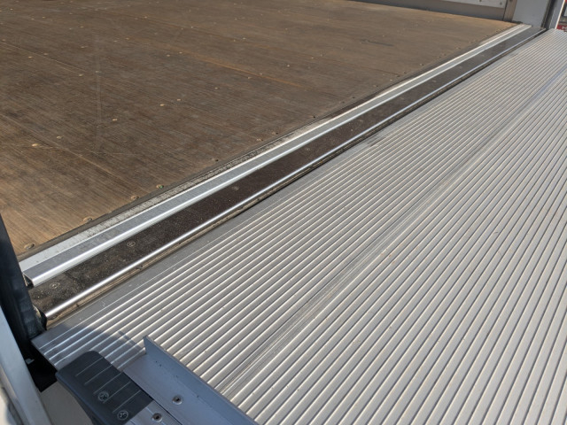 いすゞ フォワード 中型 アルミウィング 2RG-FRR90T4(95370) 13枚目