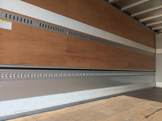 いすゞ フォワード 中型 アルミウィング 2RG-FRR90T4(95370) 15枚目