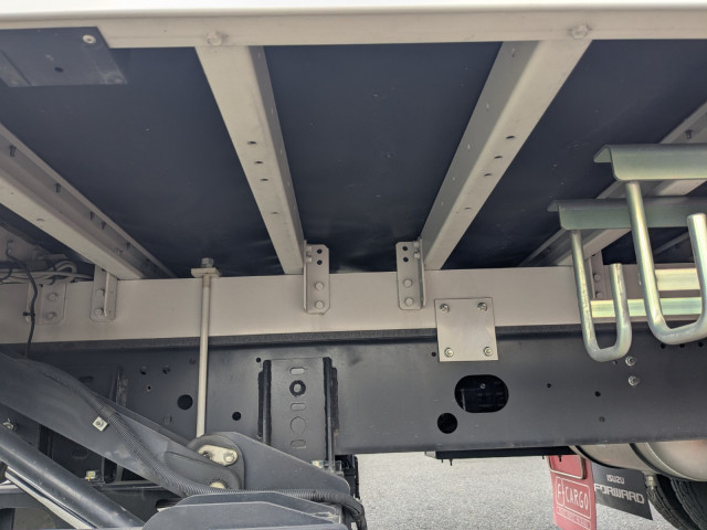 いすゞ フォワード 中型 アルミウィング 2RG-FRR90T4(95370) 33枚目