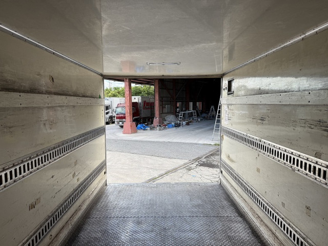 いすゞ エルフ 小型 冷凍冷蔵バン SKG-NPR85AN(95377) 10枚目