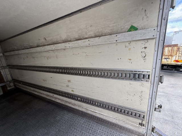 いすゞ エルフ 小型 冷凍冷蔵バン SKG-NPR85AN(95377) 12枚目