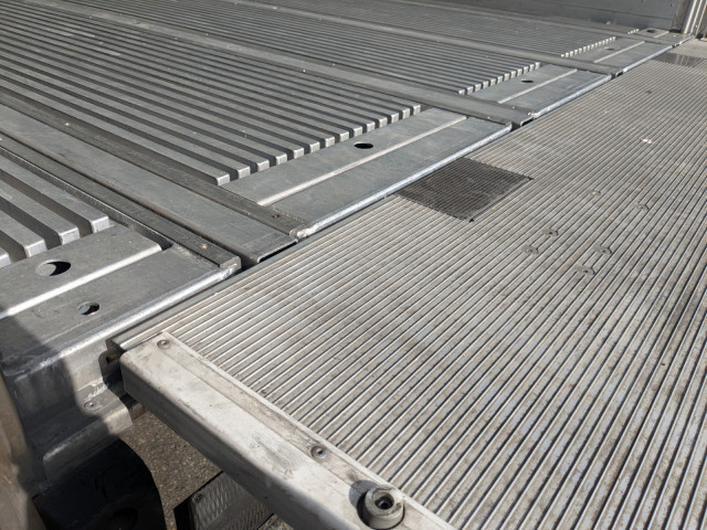 日野 レンジャー 中型 冷凍冷蔵バン 2KG-FD2ABG(95386) 13枚目