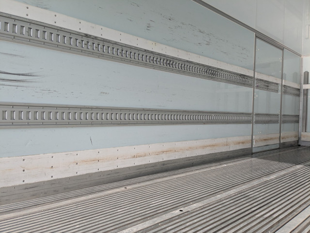 日野 レンジャー 中型 冷凍冷蔵バン 2KG-FD2ABG(95386) 15枚目