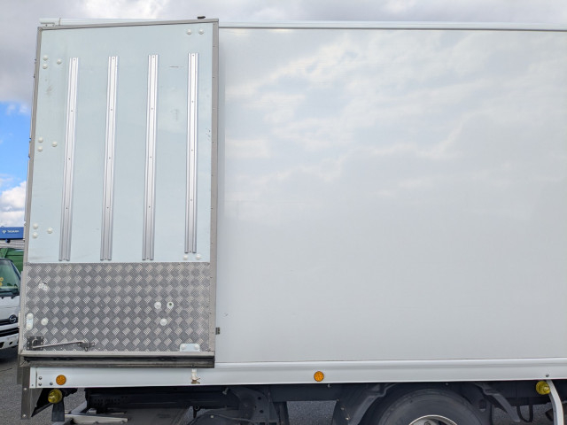 日野 レンジャー 中型 冷凍冷蔵バン 2KG-FD2ABG(95386) 32枚目