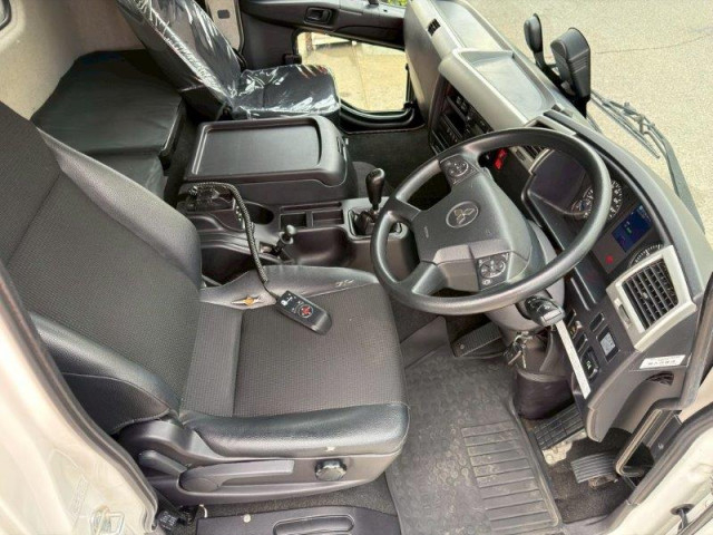 三菱ふそう ファイター 中型 平ボディ 2KG-FK65F(95395) 17枚目