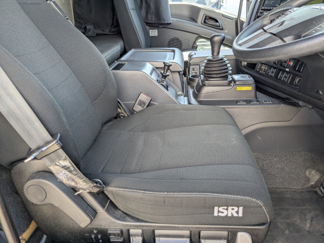 いすゞ ギガ 大型 冷凍冷蔵バン 2PG-CYJ77C(95396) 37枚目