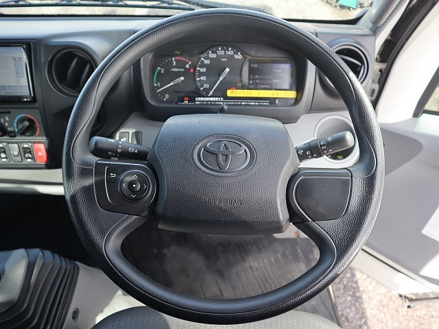 トヨタ ダイナ 小型 平ボディ 2PG-XZU722(95400) 4枚目