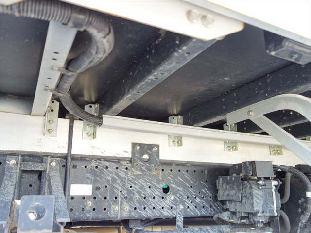 いすゞ フォワード 中型 アルミウィング 2RG-FRR90T2(95411) 6枚目