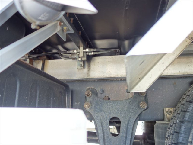 いすゞ フォワード 中型 アルミウィング 2RG-FRR90T2(95411) 7枚目