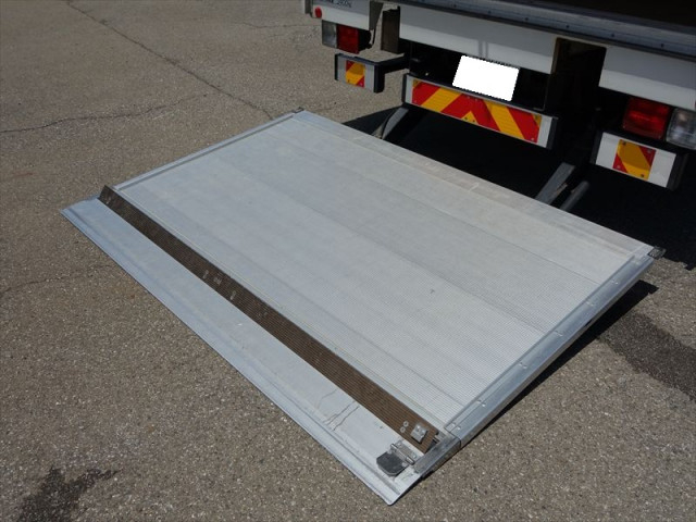 いすゞ フォワード 中型 アルミウィング 2RG-FRR90T2(95411) 16枚目