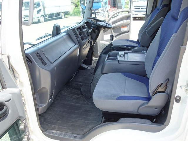 いすゞ フォワード 中型 アルミウィング 2RG-FRR90T2(95411) 30枚目