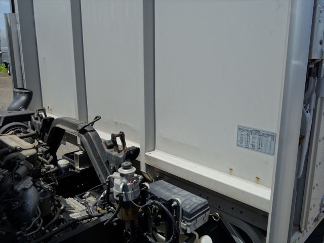 いすゞ フォワード 中型 アルミウィング 2RG-FRR90T2(95411) 40枚目