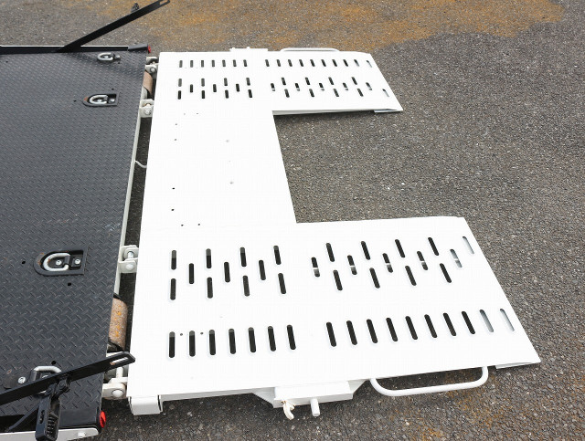 いすゞ エルフ 小型 車載専用車 2RG-NPR88AN(95414) 13枚目