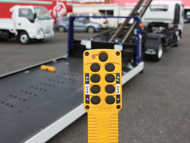 いすゞ エルフ 小型 車載専用車 2RG-NPR88AN(95414) 19枚目