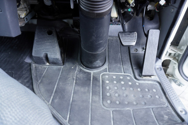 いすゞ エルフ 小型 Wキャブ 2RG-NJR88A(95415) 42枚目