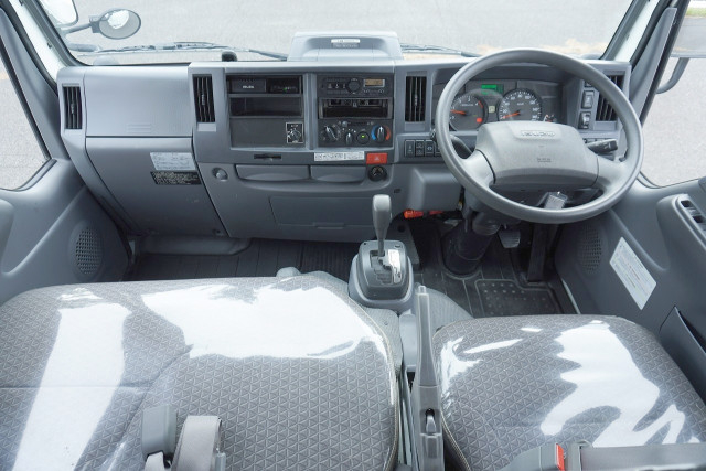 いすゞ エルフ 小型 Wキャブ 2RG-NJR88A(95415) 48枚目