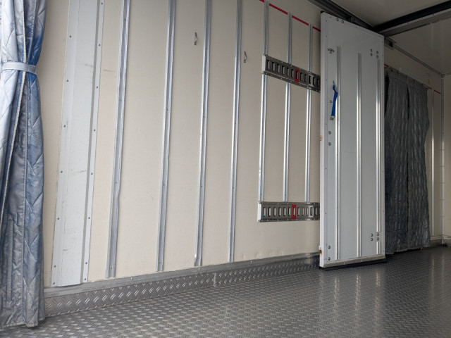 いすゞ エルフ 小型 冷凍冷蔵バン 2RG-NPR88AN(95417) 15枚目