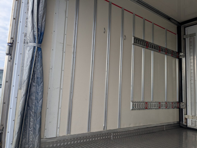 いすゞ エルフ 小型 冷凍冷蔵バン 2RG-NPR88AN(95417) 23枚目