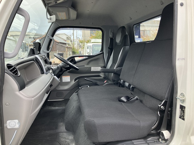 三菱ふそう キャンター 小型 車載専用車 2PG-FEB90(95421) 41枚目