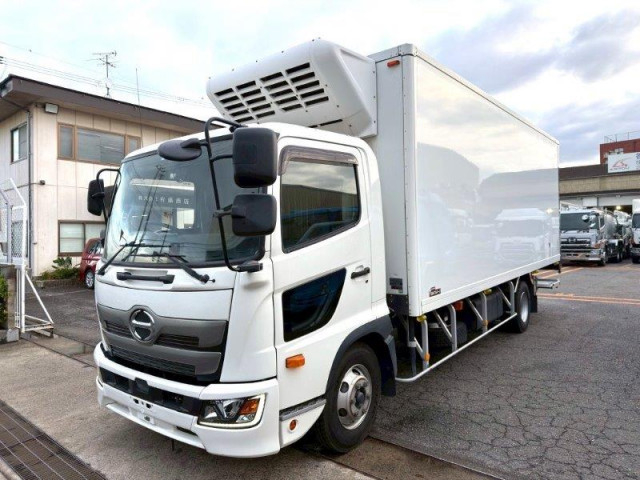 日野 レンジャー 中型 冷凍冷蔵バン 2KG-FC2ABG(95425) 1枚目