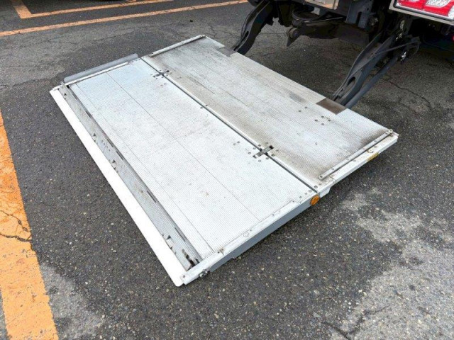 日野 レンジャー 中型 冷凍冷蔵バン 2KG-FC2ABG(95425) 6枚目