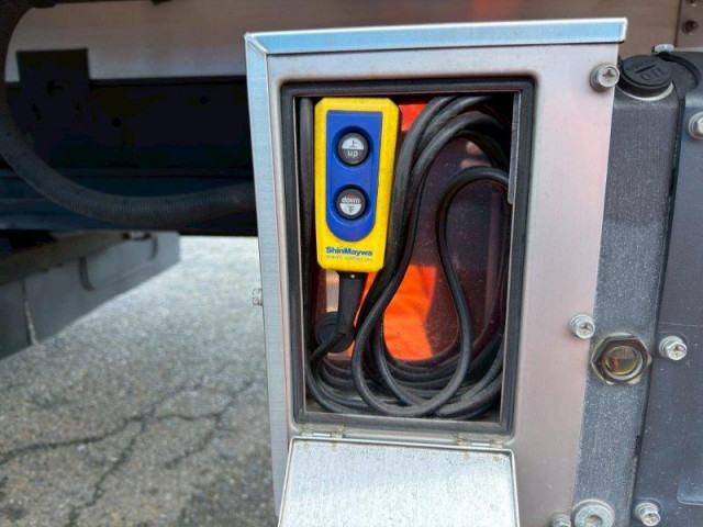 日野 レンジャー 中型 冷凍冷蔵バン 2KG-FC2ABG(95425) 11枚目