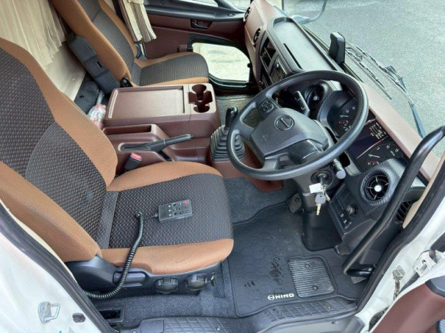 日野 レンジャー 中型 冷凍冷蔵バン 2KG-FC2ABG(95425) 24枚目