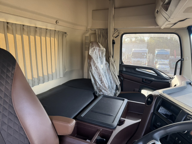 日野 プロフィア 大型 トラクタ（シングル） 2DG-SH1EDGG(95426) 9枚目