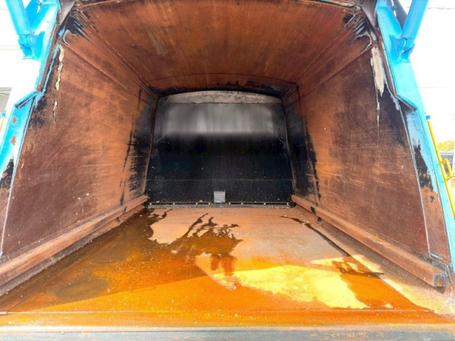 いすゞ フォワード 中型 塵芥車（プレス式） 2RG-FRR90S2(95432) 9枚目