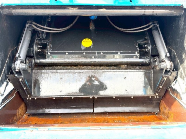 いすゞ フォワード 中型 塵芥車（プレス式） 2RG-FRR90S2(95432) 11枚目