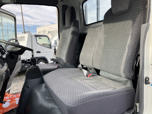 いすゞ エルフ 小型 平ボディ 2RG-NLR88AR(95433) 27枚目