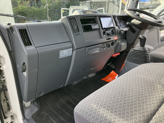 いすゞ エルフ 小型 平ボディ 2RG-NLR88AR(95433) 28枚目