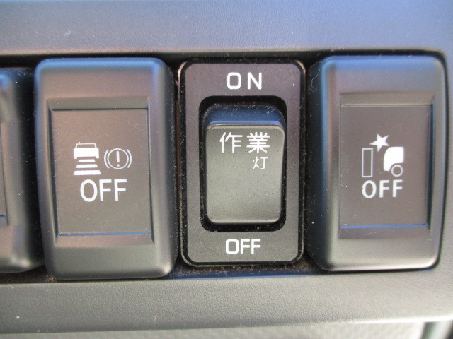 いすゞ エルフ 小型 アルミウィング 2RG-NJR88A(95434) 17枚目