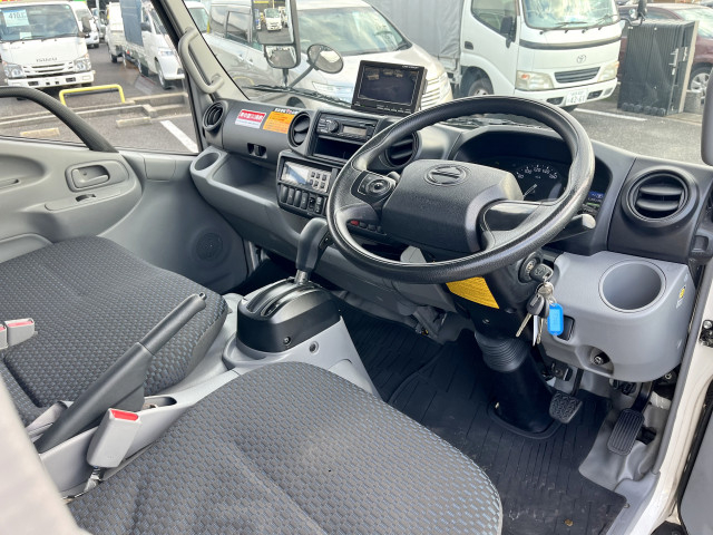 日野 デュトロ 小型 冷凍冷蔵バン 2RG-XZC605M(95441) 18枚目