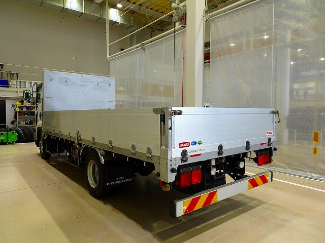 いすゞ フォワード 中型 平ボディ 2RG-FRR90T2(95442) 4枚目