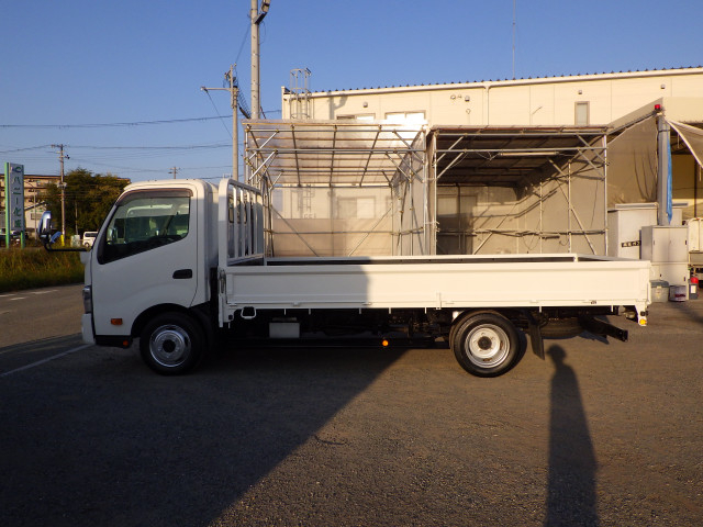 日野 デュトロ 小型 平ボディ 2RG-XZU710M(95450) 3枚目