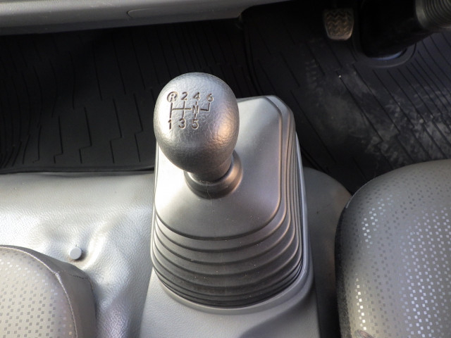 日野 デュトロ 小型 平ボディ 2RG-XZU710M(95450) 15枚目