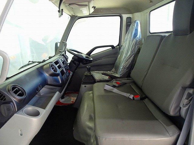 日野 デュトロ 小型 平ボディ 2RG-XZU710M(95452) 8枚目