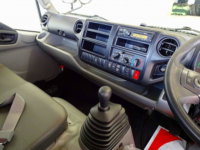 日野 デュトロ 小型 平ボディ 2RG-XZU710M(95452) 9枚目