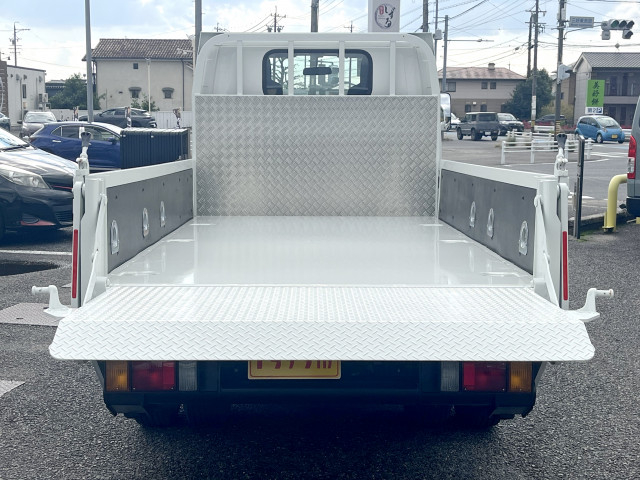 マツダ タイタン 小型 平ボディ 2RG-LJR88A(95465) 6枚目