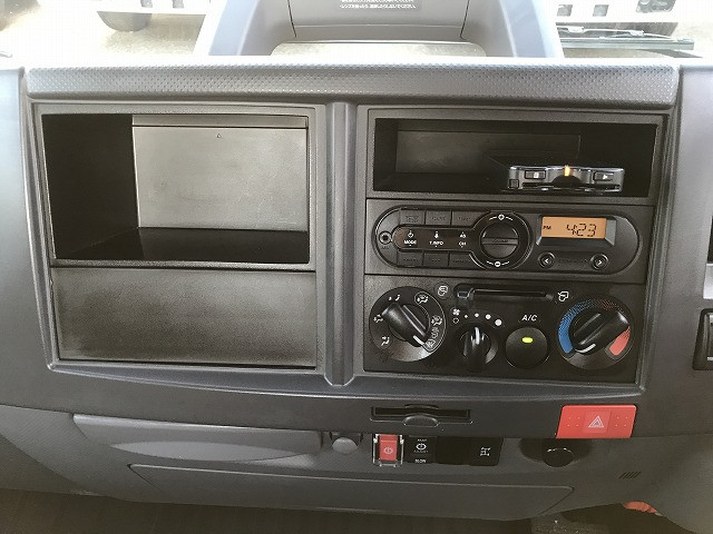 いすゞ エルフ 小型 車載専用車 2RG-NPR88AN(95467) 27枚目