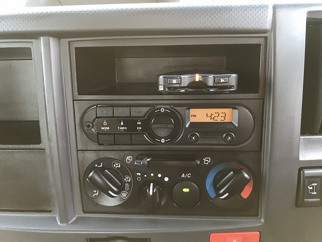 いすゞ エルフ 小型 車載専用車 2RG-NPR88AN(95467) 28枚目