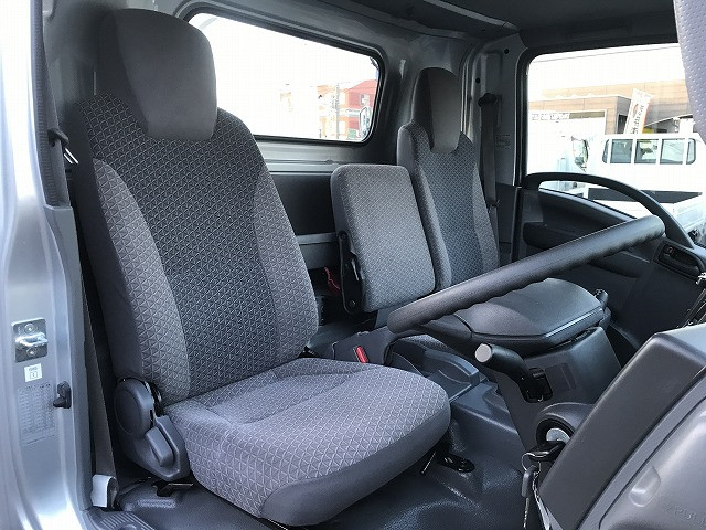 いすゞ エルフ 小型 車載専用車 2RG-NPR88AN(95467) 42枚目