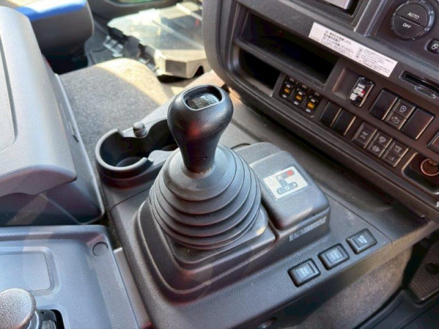 いすゞ ギガ 大型 平ボディ 2PG-CYL77C(95474) 25枚目