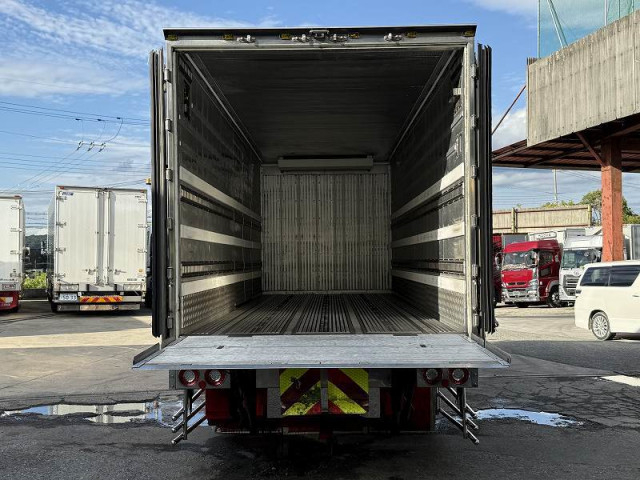 いすゞ フォワード 中型 冷凍冷蔵バン 2PG-FRR90T2(95476) 10枚目