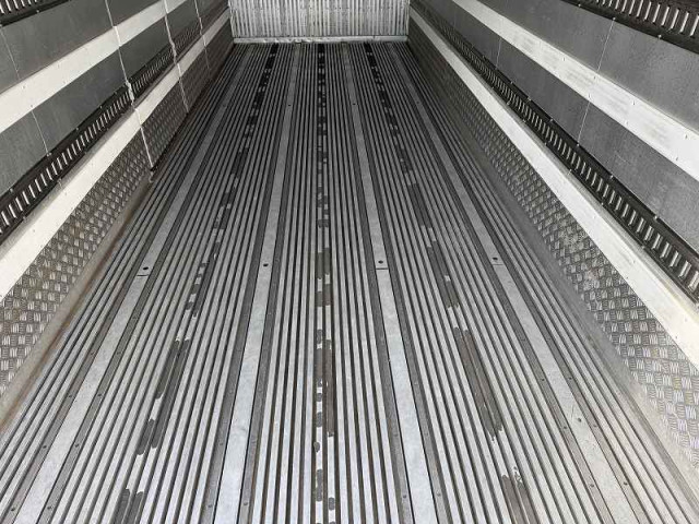 いすゞ フォワード 中型 冷凍冷蔵バン 2PG-FRR90T2(95476) 24枚目