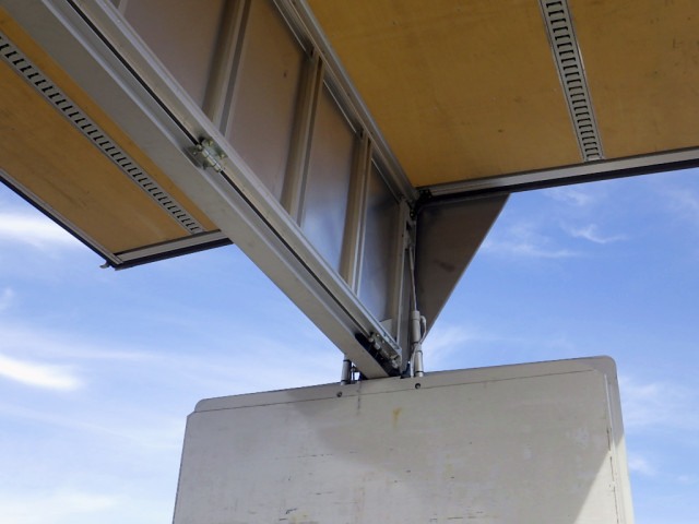 いすゞ フォワード 中型 アルミウィング 2RG-FRR90T2(95486) 9枚目