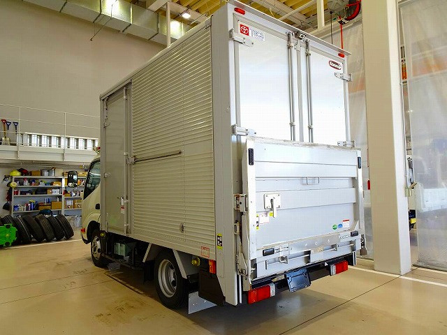トヨタ トヨエース 小型 アルミバン TPG-XZU605(95494) 4枚目